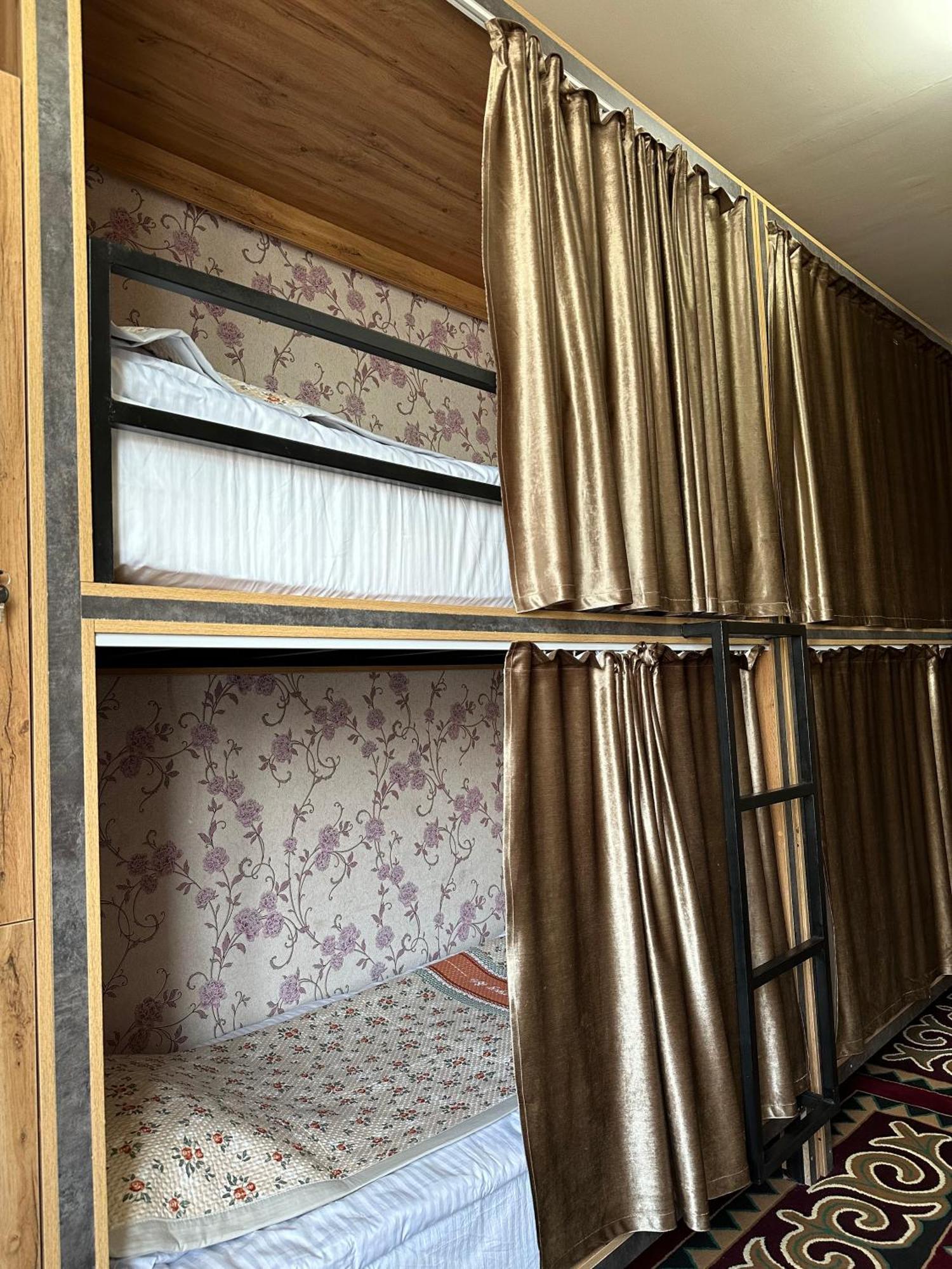 Sunny Hostel オシ エクステリア 写真